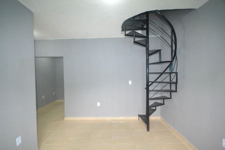 Sala de casa para alugar com 2 quartos, 80m² em Floresta, Nova Iguaçu