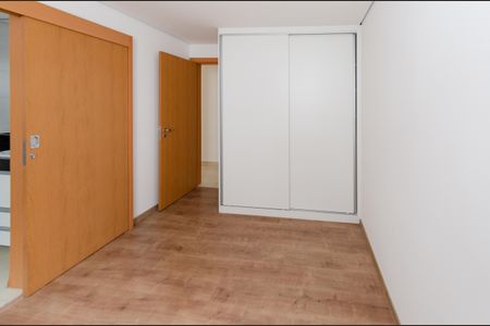 Apartamento para alugar com 60m², 2 quartos e 2 vagas Apartamento para alugar com 60m², 2 quartos e 2 vagasSuíte 1