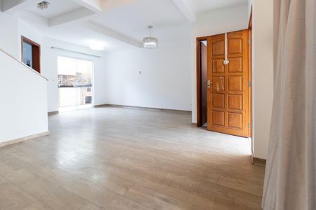 Sala de casa para alugar com 3 quartos, 180m² em Uberaba, Curitiba