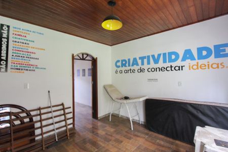 Casa à venda com 80m², 2 quartos e 2 vagas Casa à venda com 80m², 2 quartos e 2 vagasBarracão