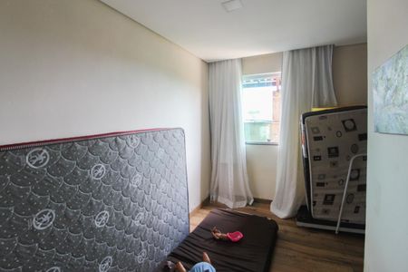 Casa à venda com 80m², 2 quartos e 2 vagas Casa à venda com 80m², 2 quartos e 2 vagasQuarto 2