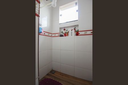 Casa à venda com 80m², 2 quartos e 2 vagas Casa à venda com 80m², 2 quartos e 2 vagasBanheiro