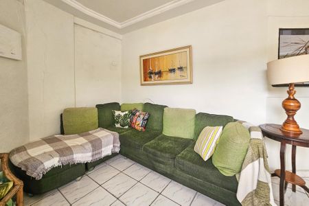 Sala de apartamento para alugar com 1 quarto, 60m² em Jardim Vitoria, Guarujá