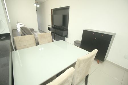 Apartamento à venda com 104m², 2 quartos e 1 vagaSala de Jantar