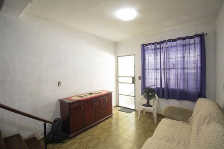 Sala de casa para alugar com 2 quartos, 146m² em Galo Branco, São Gonçalo