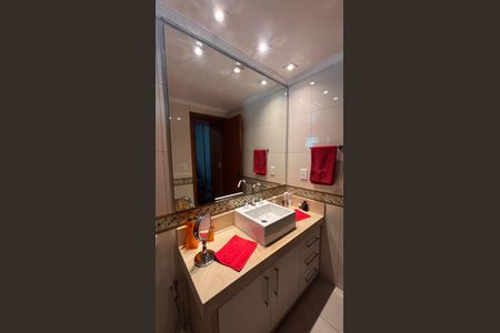 Apartamento à venda com 141m², 3 quartos e 3 vagasBanheiro da Suíte 1