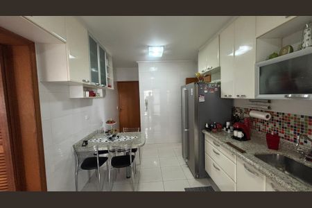 Apartamento à venda com 141m², 3 quartos e 3 vagasCozinha