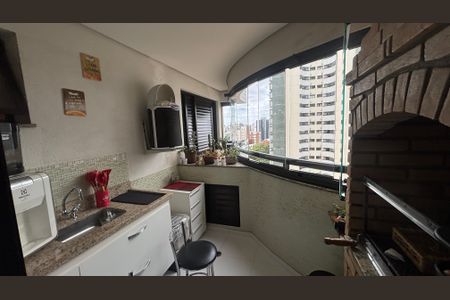 Apartamento à venda com 141m², 3 quartos e 3 vagasCozinha Varanda