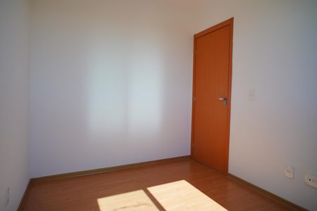 Quarto 2 de apartamento para alugar com 2 quartos, 45m² em Rubem Berta, Porto Alegre