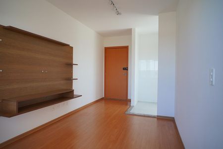 Sala  de apartamento para alugar com 2 quartos, 45m² em Rubem Berta, Porto Alegre