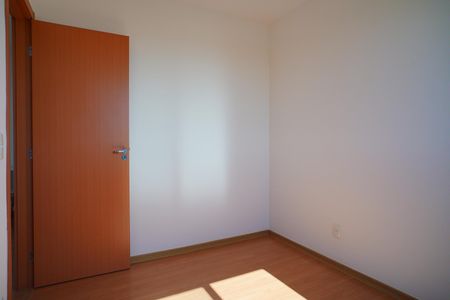 Quarto 1 de apartamento para alugar com 2 quartos, 45m² em Rubem Berta, Porto Alegre