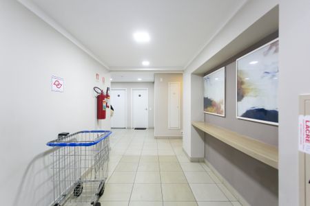 Apartamento para alugar com 37m², 2 quartos e sem vaga Apartamento para alugar com 37m², 2 quartos e sem vagaHall Social