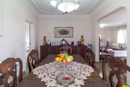 Apartamento à venda com 228m², 4 quartos e 3 vagas Apartamento à venda com 228m², 4 quartos e 3 vagasSala de Jantar