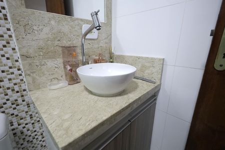 Apartamento à venda com 72m², 2 quartos e 1 vaga Apartamento à venda com 72m², 2 quartos e 1 vagaBanheiro