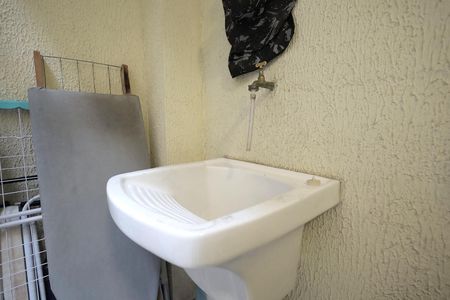 Apartamento à venda com 72m², 2 quartos e 1 vaga Apartamento à venda com 72m², 2 quartos e 1 vagaÁrea de Serviço