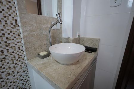 Apartamento à venda com 72m², 2 quartos e 1 vaga Apartamento à venda com 72m², 2 quartos e 1 vagaBanheiro Suíte