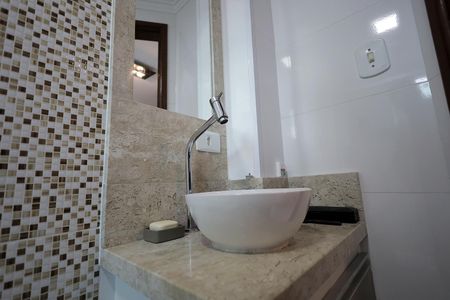 Apartamento à venda com 72m², 2 quartos e 1 vaga Apartamento à venda com 72m², 2 quartos e 1 vagaBanheiro Suíte