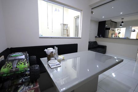 Apartamento à venda com 72m², 2 quartos e 1 vaga Apartamento à venda com 72m², 2 quartos e 1 vagaSala