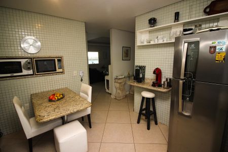 Cozinha de casa à venda com 3 quartos, 275m² em Sétimo Céu, Porto Alegre