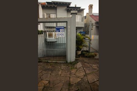 Fachada de casa à venda com 3 quartos, 275m² em Sétimo Céu, Porto Alegre