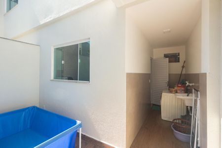 Casa para alugar com 123m², 2 quartos e 1 vagaQuintal