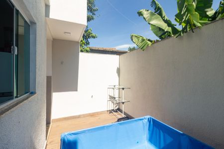 Casa para alugar com 123m², 2 quartos e 1 vagaQuintal