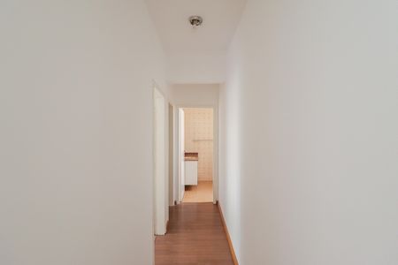 Corredor de apartamento para alugar com 2 quartos, 60m² em Santa Terezinha, São Paulo