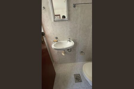 Apartamento para alugar com 118m², 2 quartos e 2 vagas Apartamento para alugar com 118m², 2 quartos e 2 vagasBanheiro de serviço