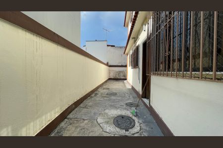 Apartamento para alugar com 118m², 2 quartos e 2 vagas Apartamento para alugar com 118m², 2 quartos e 2 vagasFundos