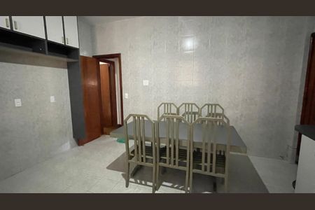 Apartamento para alugar com 118m², 2 quartos e 2 vagas Apartamento para alugar com 118m², 2 quartos e 2 vagasCozinha