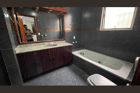 Apartamento para alugar com 118m², 2 quartos e 2 vagas Apartamento para alugar com 118m², 2 quartos e 2 vagasBanheiro da Suíte