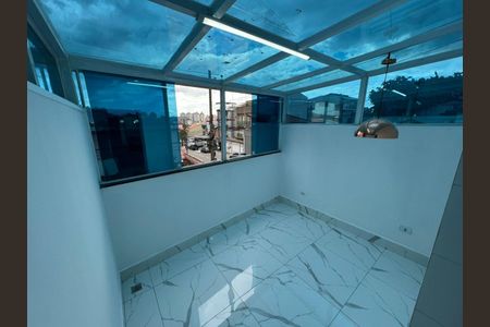 Foto 02 de casa à venda com 2 quartos, 103m² em Parque Capuava, Santo André