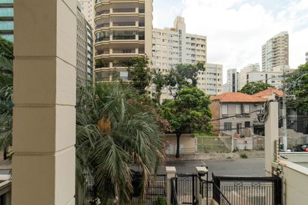 Apartamento para alugar com 218m², 3 quartos e 3 vagas Apartamento para alugar com 218m², 3 quartos e 3 vagasVista do Quarto 2