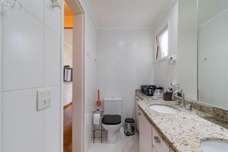 Apartamento para alugar com 218m², 3 quartos e 3 vagas Apartamento para alugar com 218m², 3 quartos e 3 vagasBanheiro da Suíte