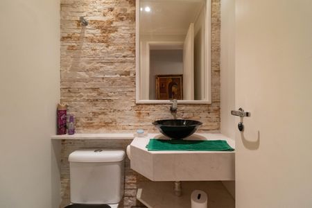 Apartamento para alugar com 218m², 3 quartos e 3 vagas Apartamento para alugar com 218m², 3 quartos e 3 vagasLavabo