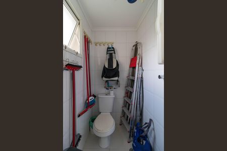 Apartamento para alugar com 218m², 3 quartos e 3 vagas Apartamento para alugar com 218m², 3 quartos e 3 vagasBanheiro de serviço