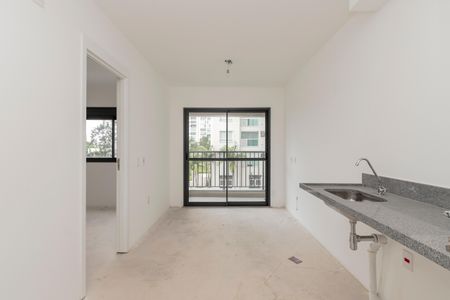Sala/ Cozinha de apartamento à venda com 1 quarto, 40m² em Vila Cordeiro, São Paulo