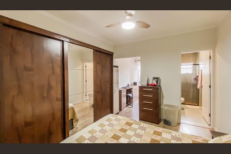 Casa à venda com 110m², 3 quartos e 2 vagasSuite