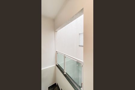 Casa à venda com 110m², 3 quartos e 2 vagasEscada