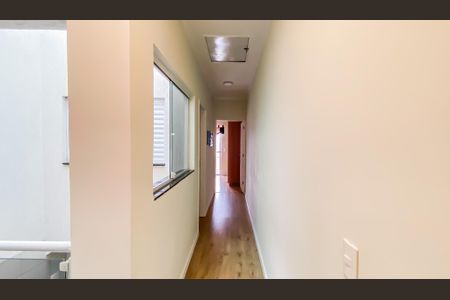 Casa à venda com 110m², 3 quartos e 2 vagasCorredor