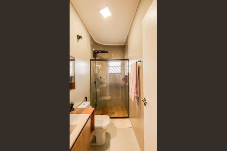 Casa à venda com 110m², 3 quartos e 2 vagasBanheiro da Suíte