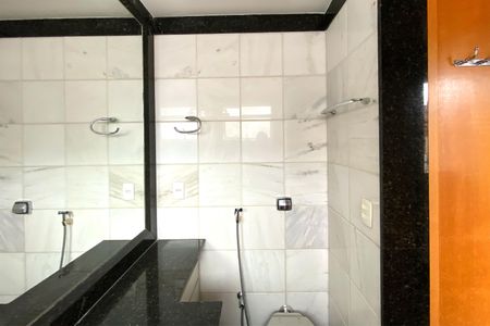 Apartamento à venda com 121m², 4 quartos e 2 vagasBanheiro da Suíte 1