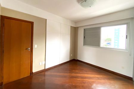 Apartamento à venda com 121m², 4 quartos e 2 vagasSuite 1