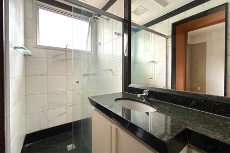 Apartamento à venda com 121m², 4 quartos e 2 vagasBanheiro da Suíte 1