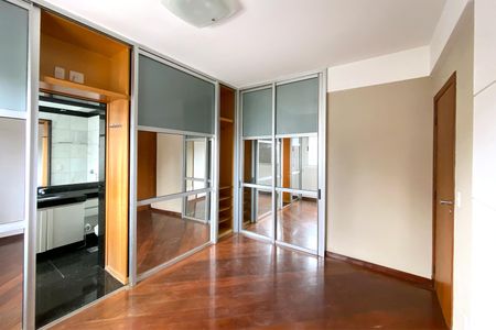 Apartamento à venda com 121m², 4 quartos e 2 vagasSuite 1