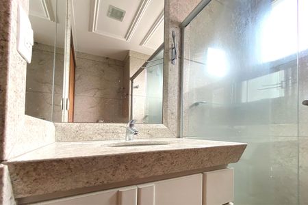 Apartamento à venda com 121m², 4 quartos e 2 vagasBanheiro