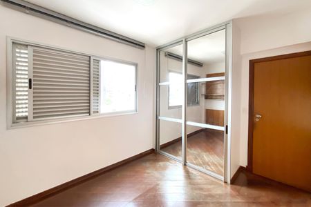 Apartamento à venda com 121m², 4 quartos e 2 vagasQuarto 3
