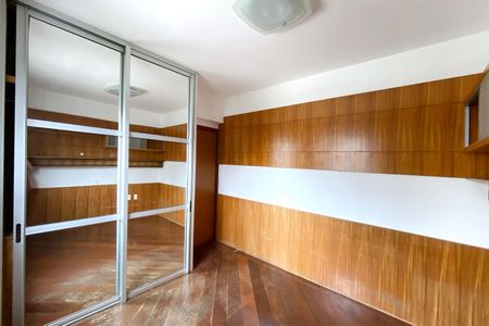 Apartamento à venda com 121m², 4 quartos e 2 vagasQuarto 3
