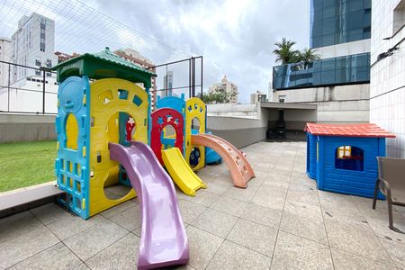 Apartamento à venda com 121m², 4 quartos e 2 vagasÁrea comum - Playground