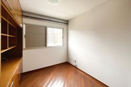 Apartamento à venda com 121m², 4 quartos e 2 vagasEscritório